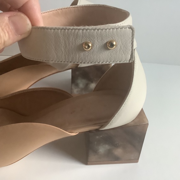 Carrano Open Toe, Tortoise Stacked Heel Sandal, EUC, Size 8.5 - Picture 9 of 14